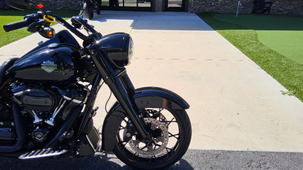 2023 Harley-davidson Road King Special - $16,500