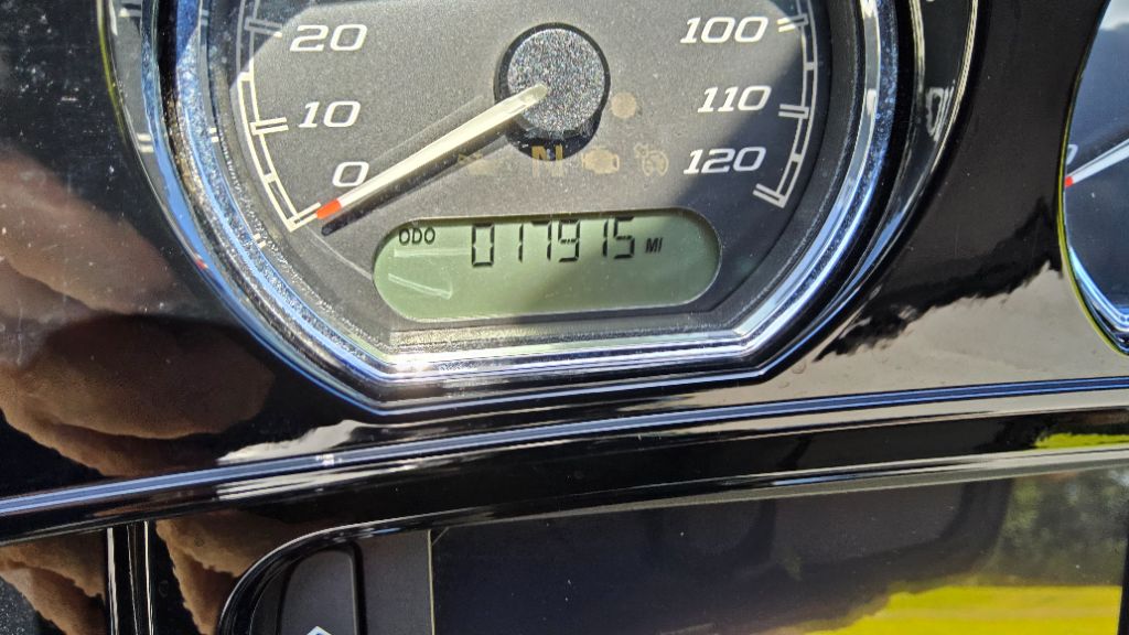 2018 Harley Davidson Streetglide  S Flhxs - $17,900