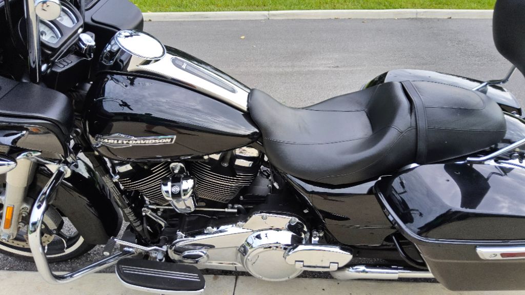 2021 Harley-davidson Road Glide - $16,995