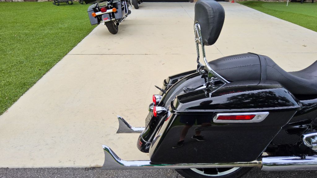 2021 Harley-davidson Road Glide - $16,995