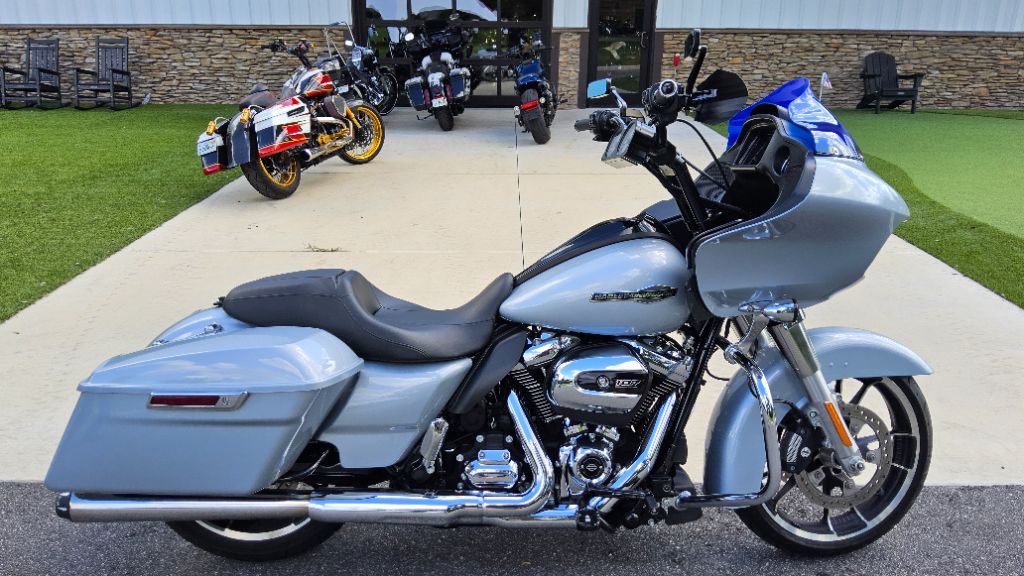 2023 Harley-davidson Road Glide - $16,900