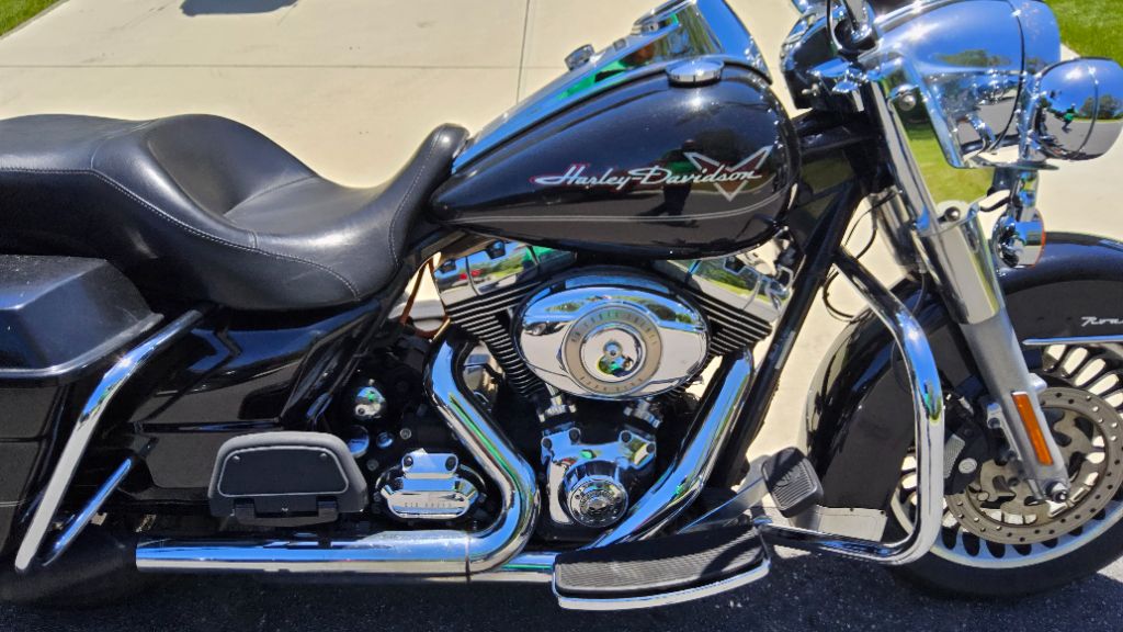 2010 Harley-davidson Road King - $6,500