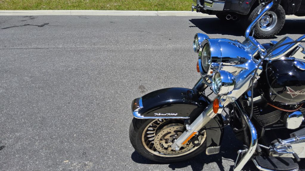 2010 Harley-davidson Road King - $6,500