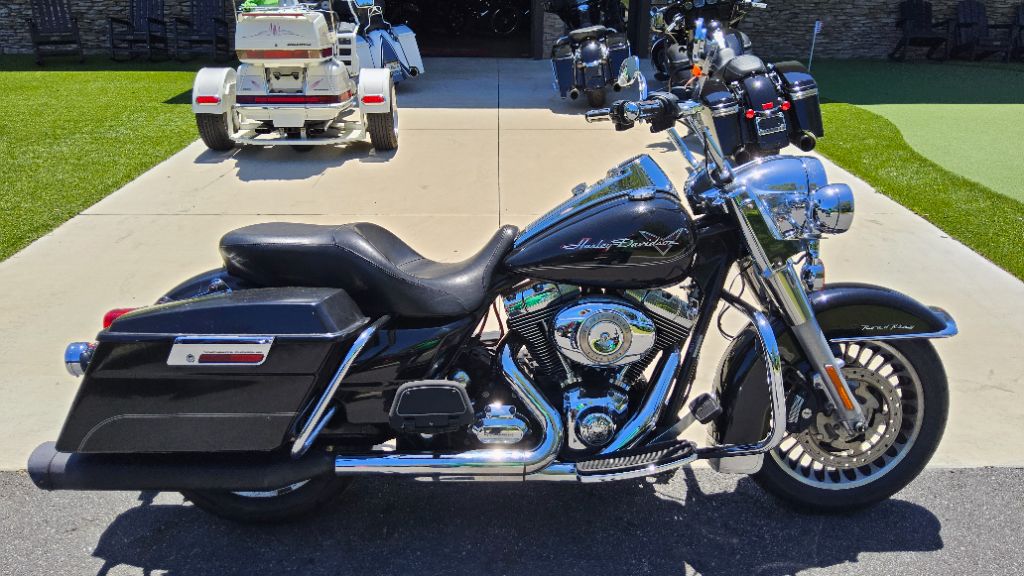 2010 Harley-davidson Road King - $6,500