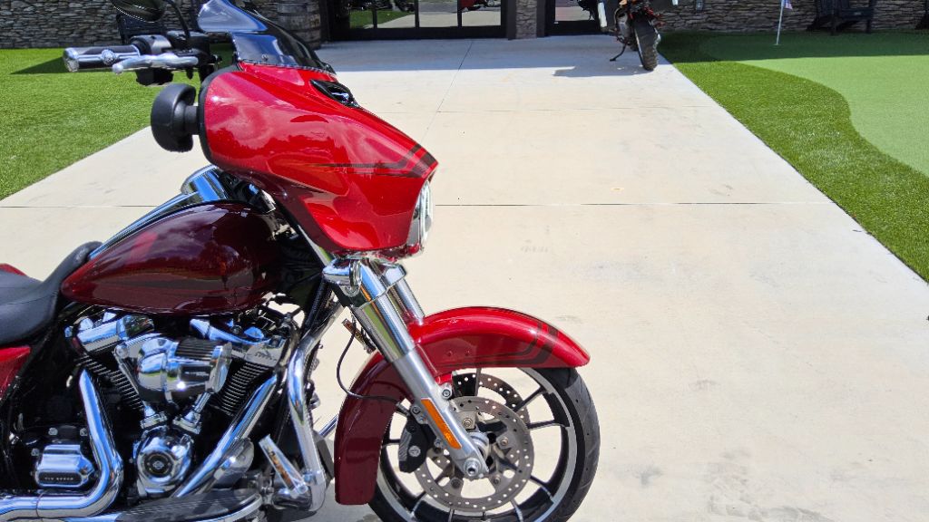 2020 Harley Davidson Streetglide Flhx - $15,900