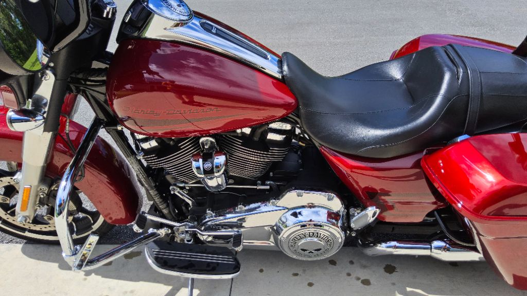 2020 Harley Davidson Streetglide Flhx - $15,900