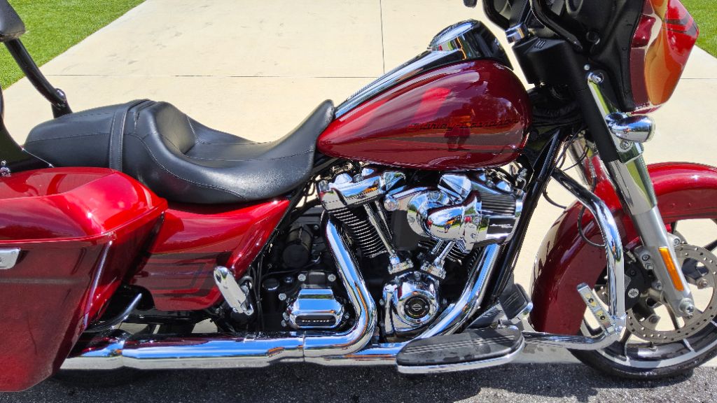 2020 Harley Davidson Streetglide Flhx - $15,900