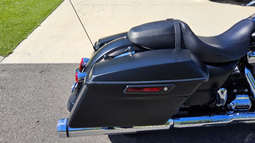 2017 Harley Davidson Streetglide S Flhxs - $14,995