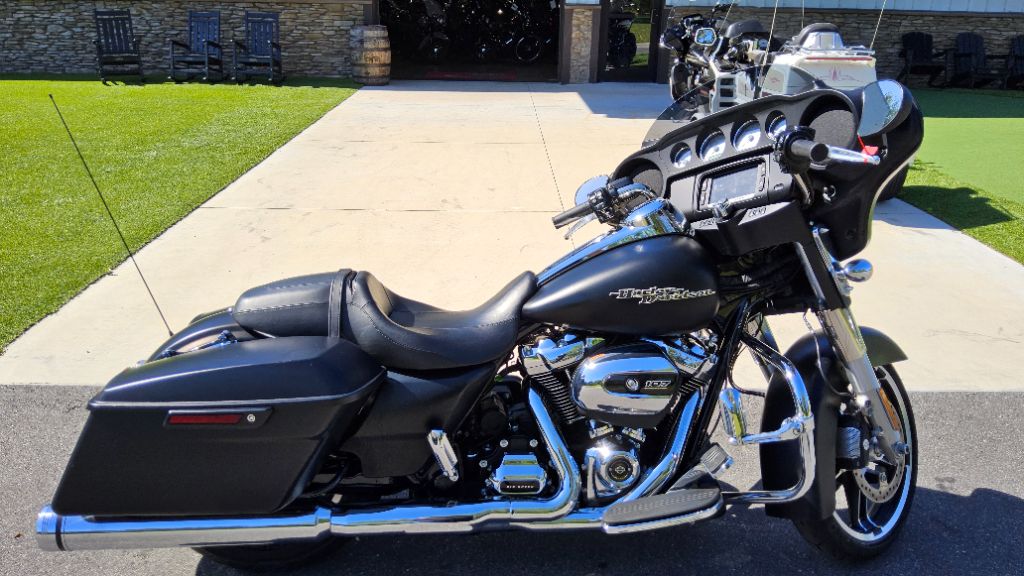 2017 Harley Davidson Streetglide S Flhxs - $14,995