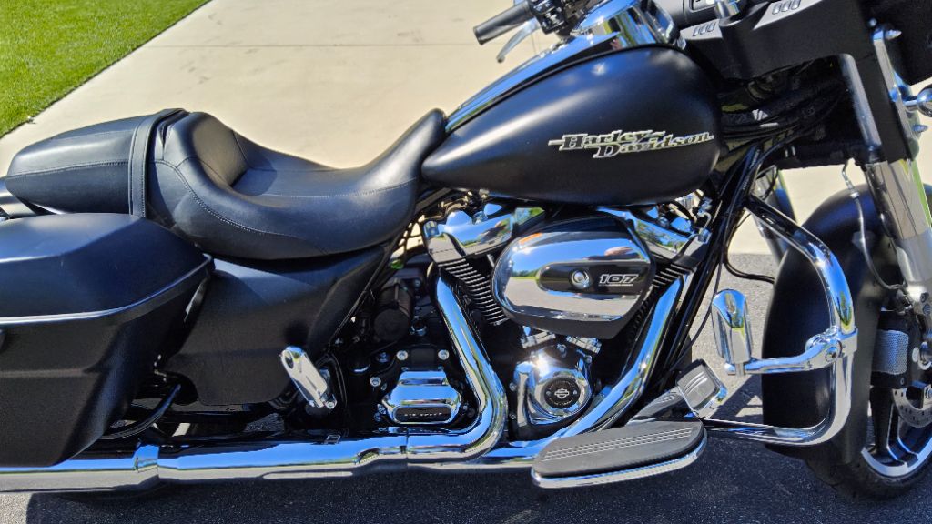 2017 Harley Davidson Streetglide S Flhxs - $14,995