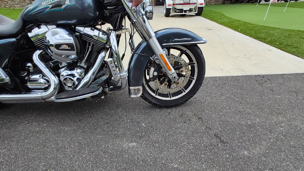 2015 Harley-Davidson FLHTCU Electra Glide Ultra Classic - $10,500