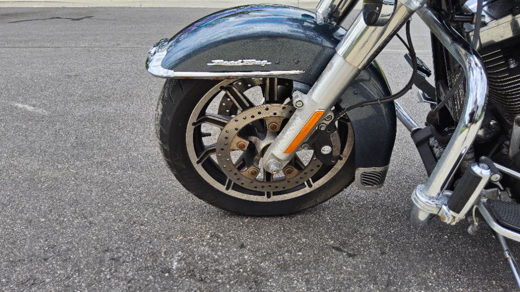 2015 Harley-Davidson FLHTCU Electra Glide Ultra Classic - $10,500