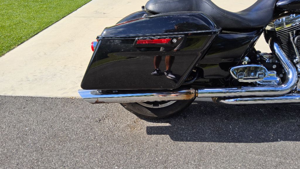 2015 HARLEY DAVIDSON Street Glide - $9,500