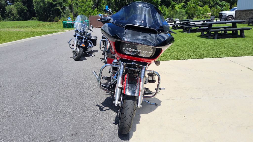 2017 Harley-davidson Road Glide - $18,900