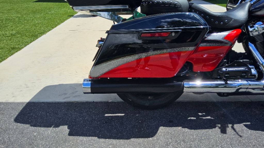 2017 Harley-davidson Road Glide - $18,900