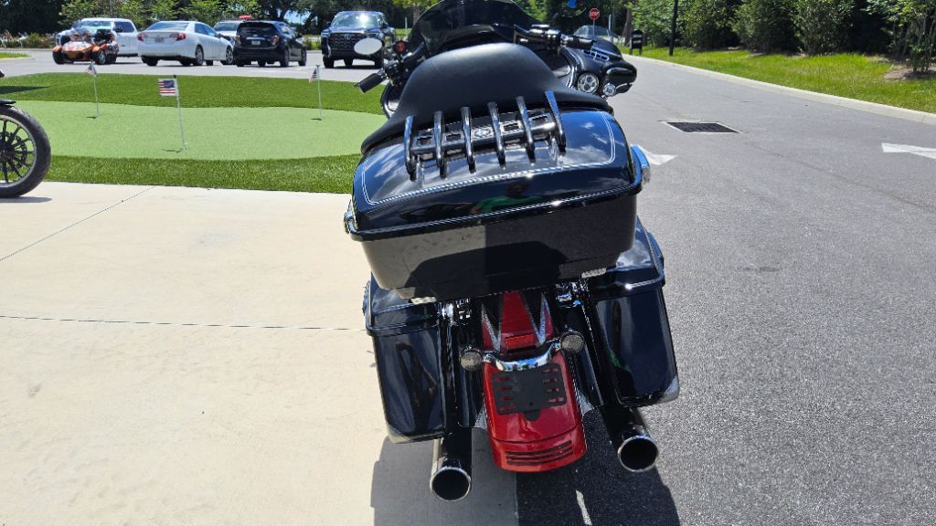 2017 Harley-davidson Road Glide - $18,900