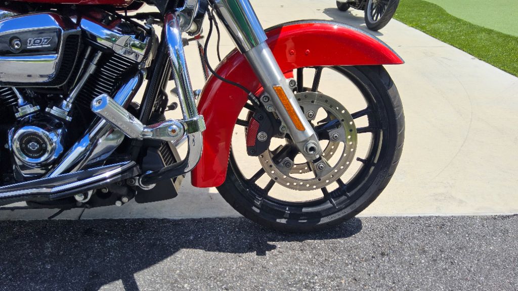 2017 Harley-davidson Road Glide - $18,900
