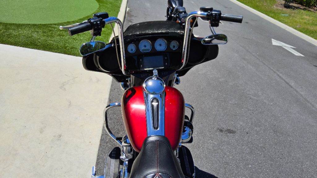 2017 Harley Davidson Streetglide Flhxs - $12,995