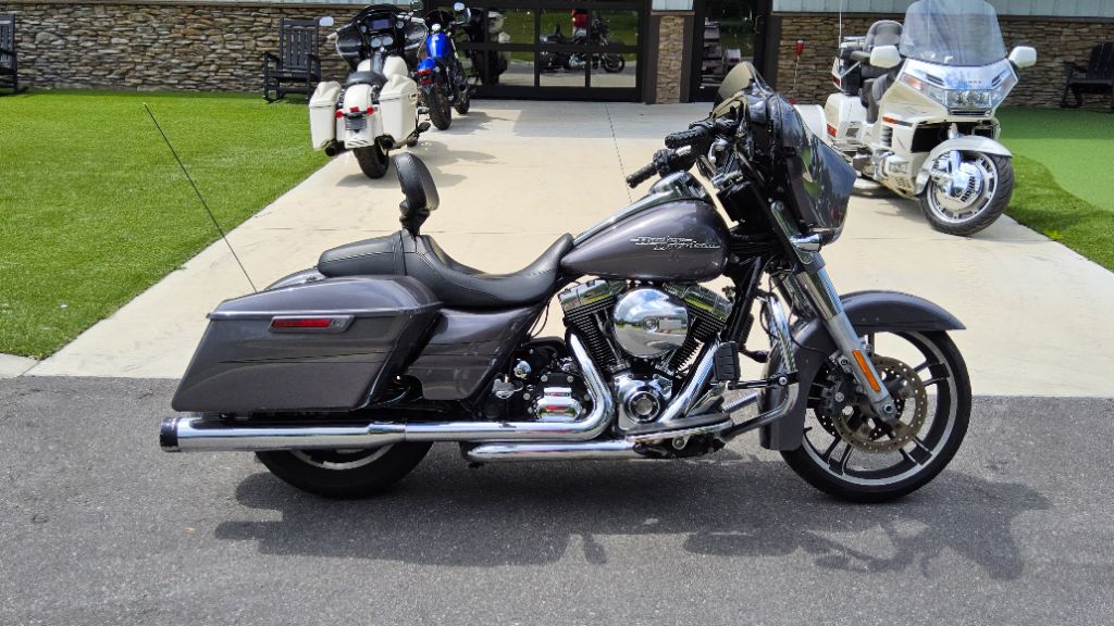 2015 Harley Davidson Streetglide S Flhxs - $10,995
