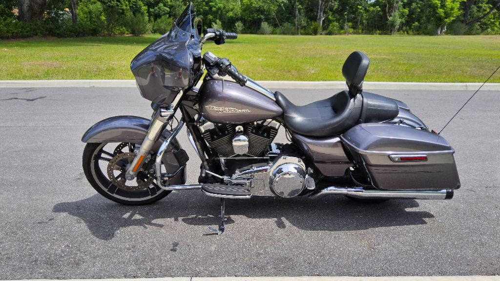 2015 Harley Davidson Streetglide S Flhxs - $10,995