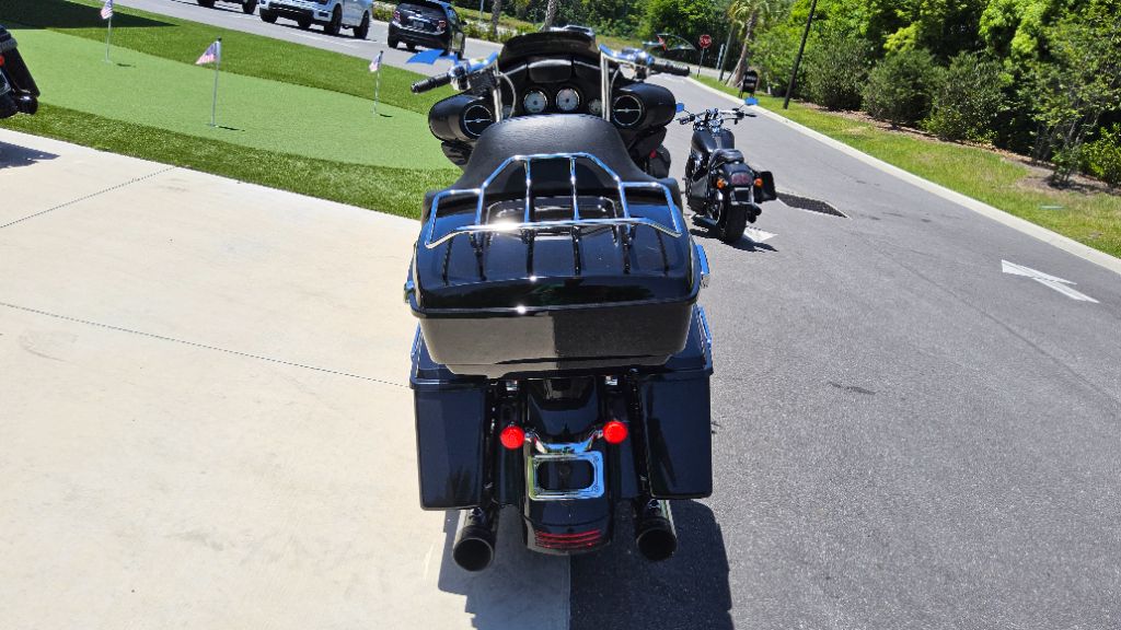 2013 Harley-davidson Street Glide - $9,995