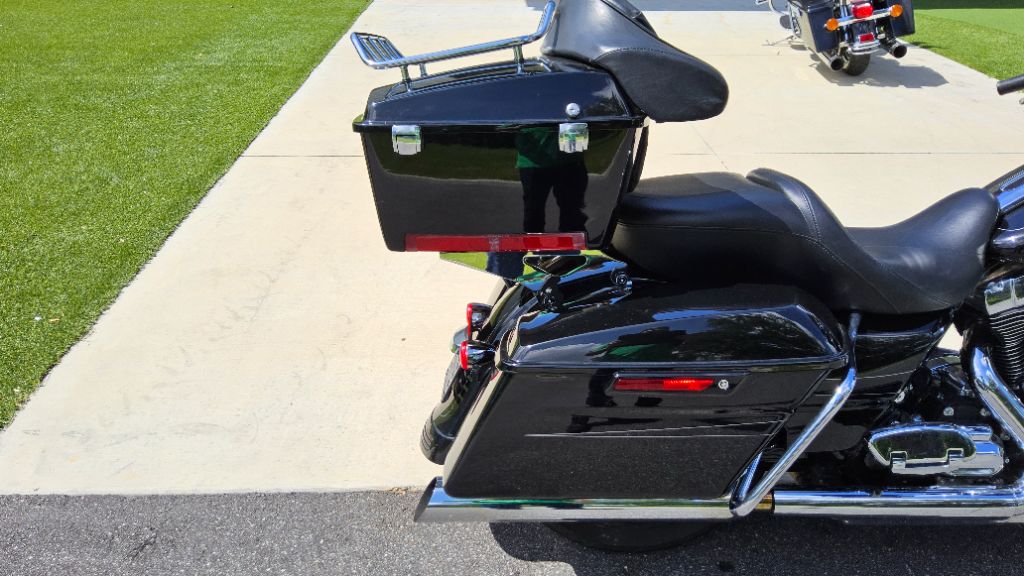 2016 Harley-davidson Street Glide Special - $14,900