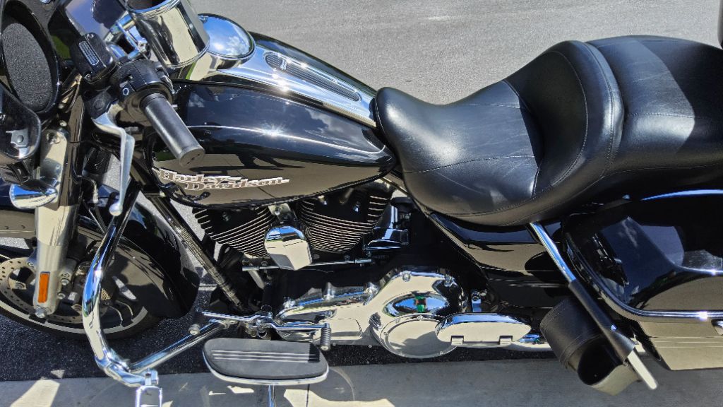2016 Harley-davidson Street Glide Special - $14,900