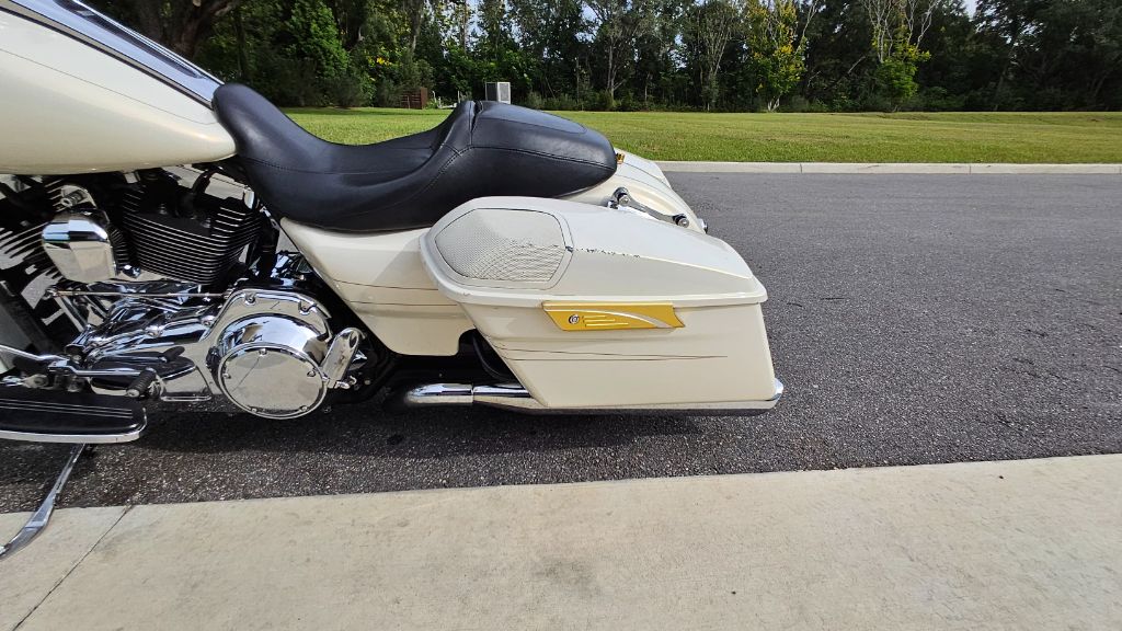 2014 Harley-davidson Street Glide Special - $10,500