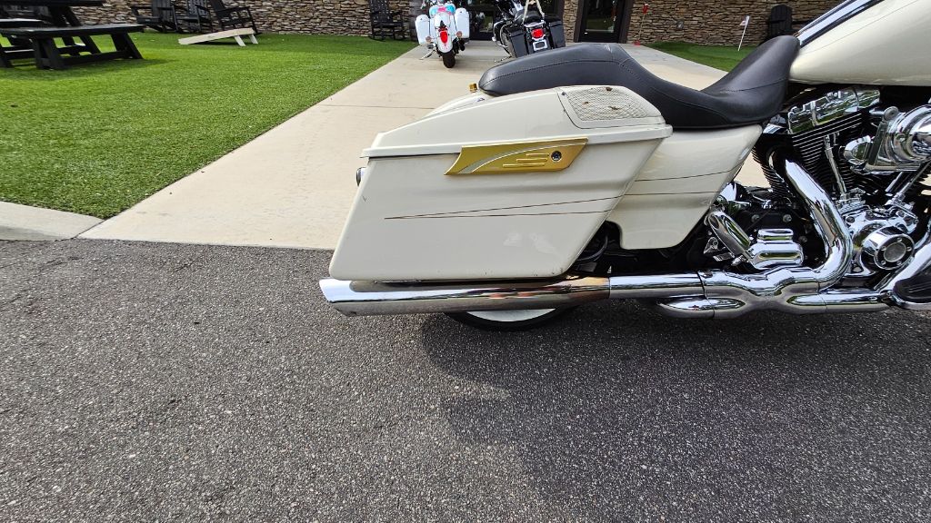 2014 Harley-davidson Street Glide Special - $10,500