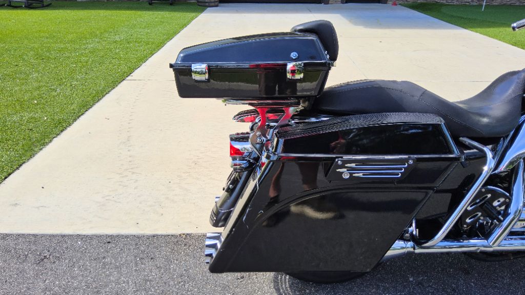 2008 Harley-davidson Street Glide - $7,999