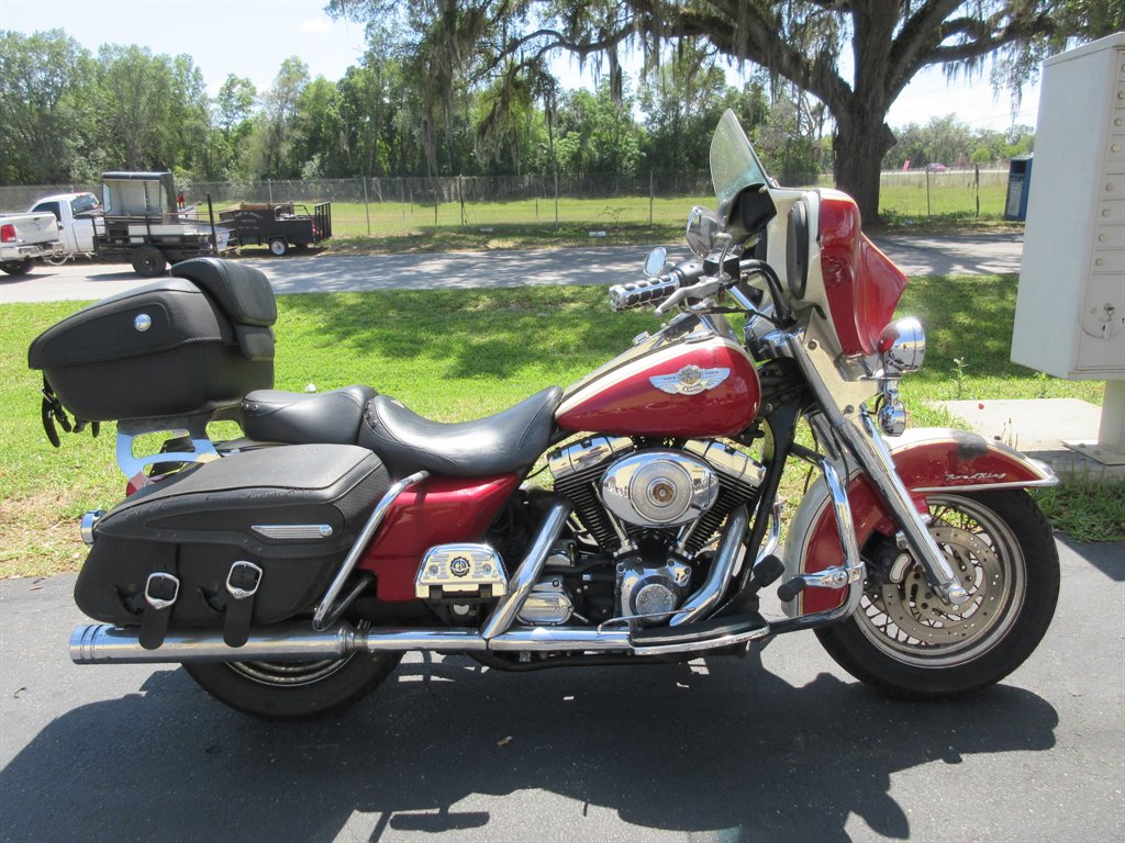 The 2003 Harley-Davidson Road King Classic  photos