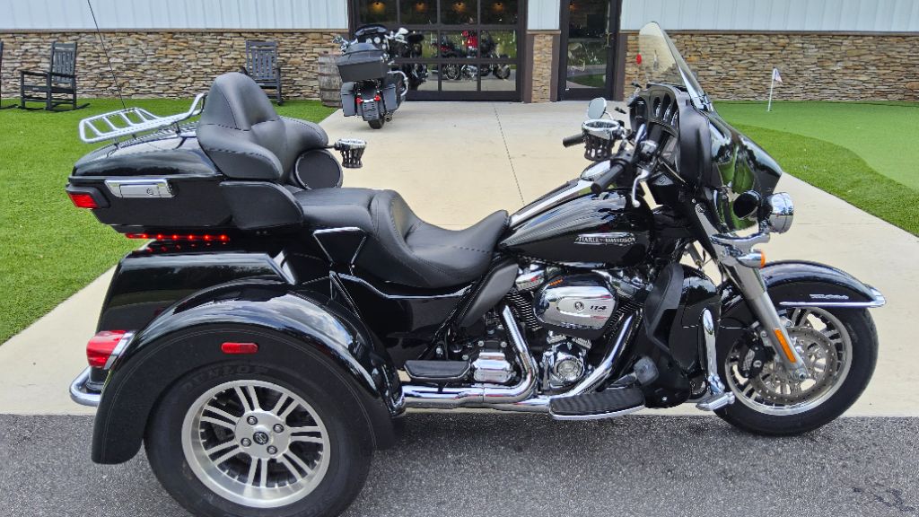 2020 Harley-davidson Tri Glide Ultra - $25,900
