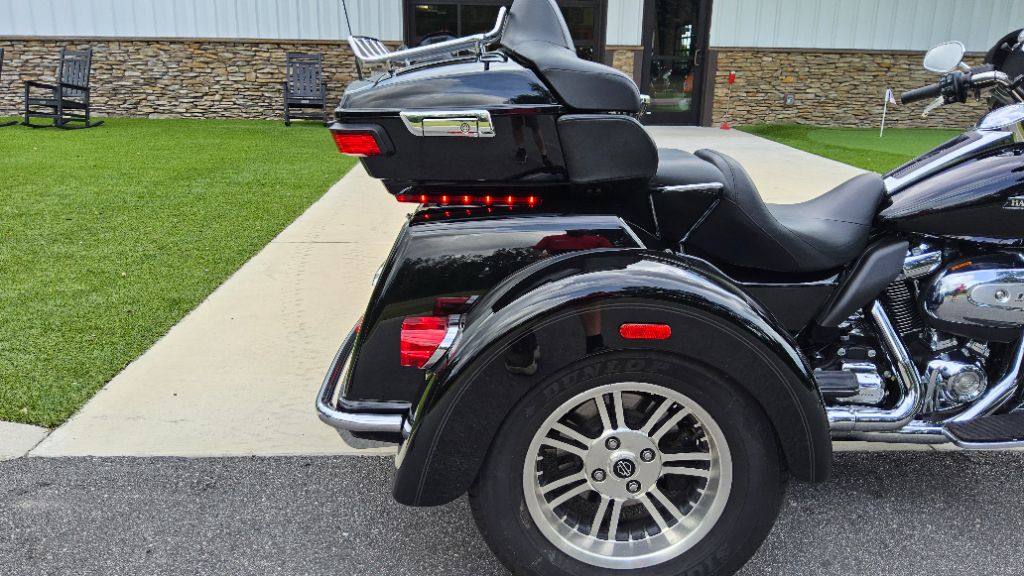 2020 Harley-davidson Tri Glide Ultra - $25,900