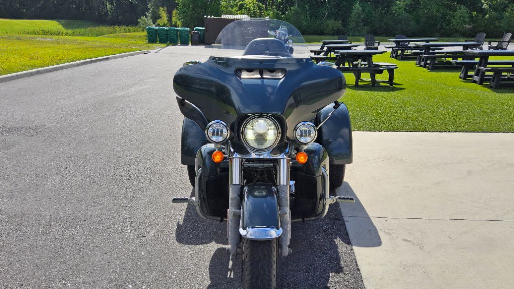 2020 Harley Davidson TRI Glide Flhtcutg - $25,900