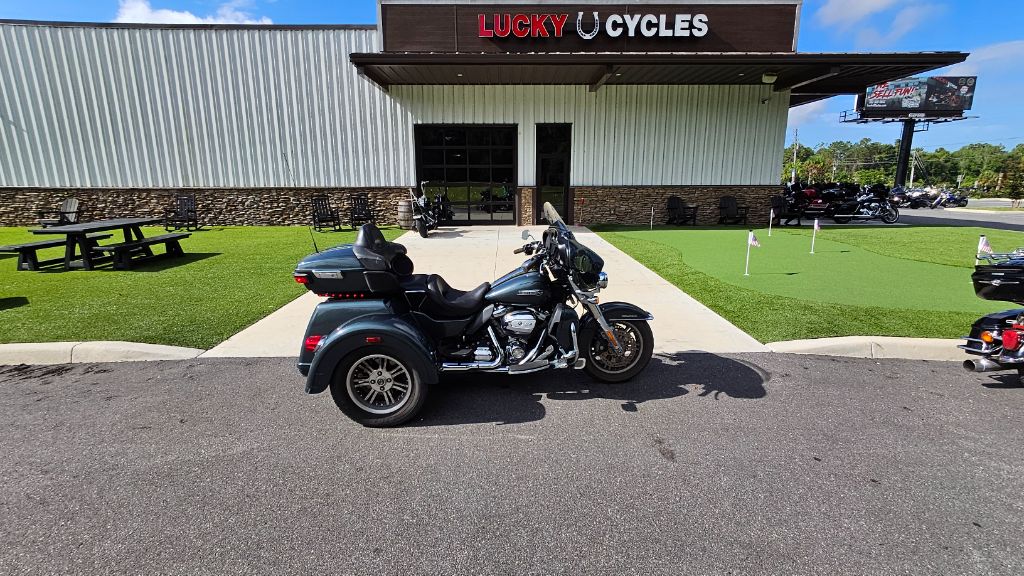 2020 Harley Davidson TRI Glide Flhtcutg - $25,900