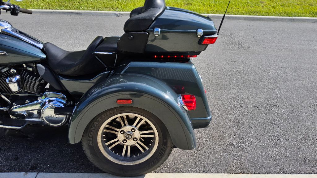 2020 Harley Davidson TRI Glide Flhtcutg - $25,900