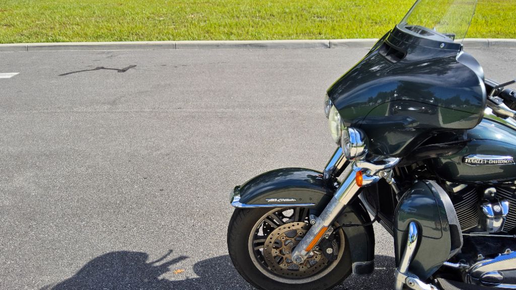 2020 Harley Davidson TRI Glide Flhtcutg - $25,900