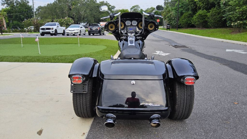 2019 Harley Davidson Freewheeler Flrt - $20,995