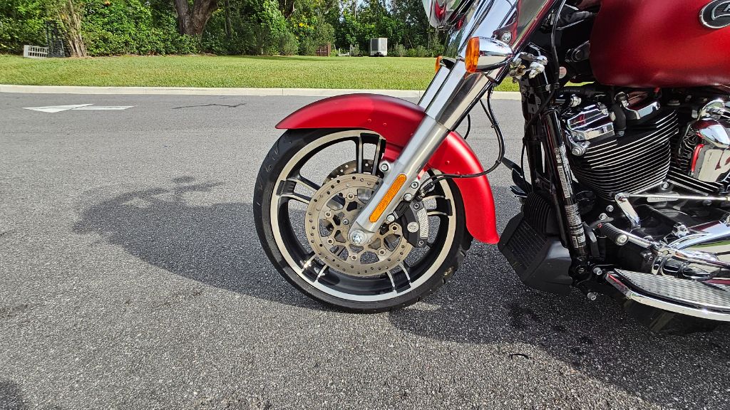 2019 Harley-davidson Freewheeler - $19,995