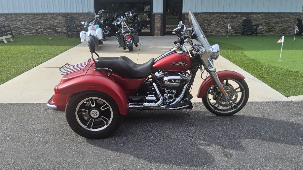 2019 Harley-davidson Freewheeler - $19,995