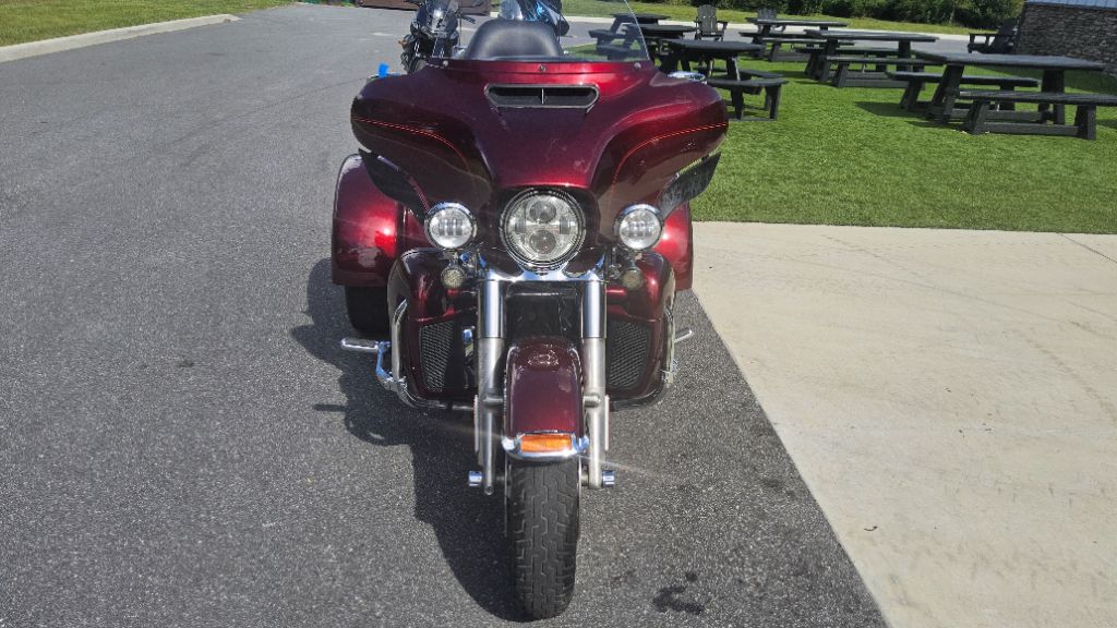 2015 Harley-davidson Tri Glide Ultra Classic - $20,995