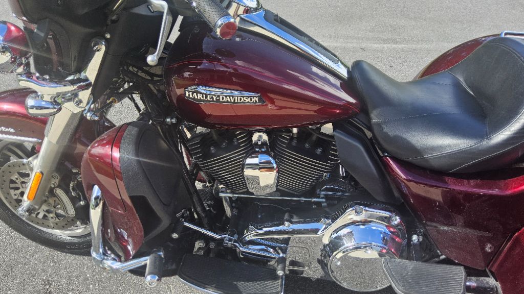 2015 Harley-davidson Tri Glide Ultra Classic - $20,995