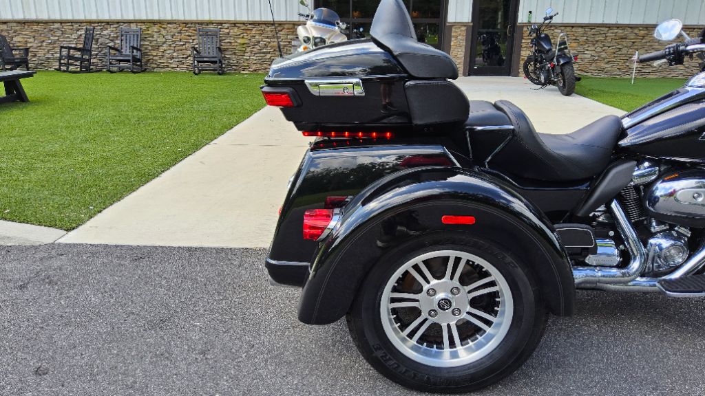 2020 Harley-davidson Tri Glide Ultra - $26,999