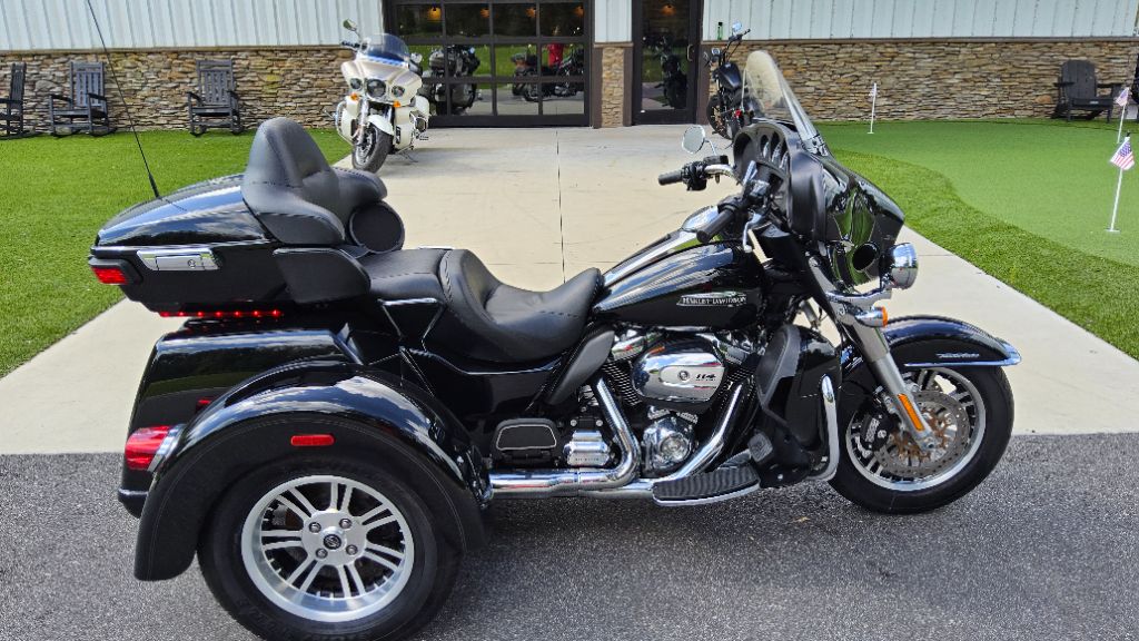2020 Harley-davidson Tri Glide Ultra - $26,999