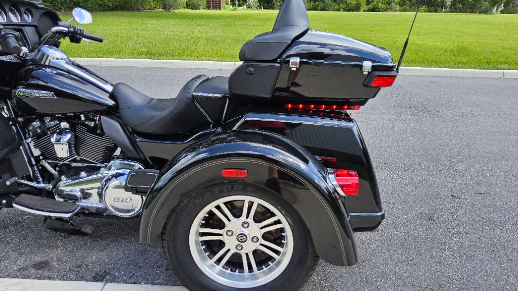 2020 Harley-davidson Tri Glide Ultra - $26,999