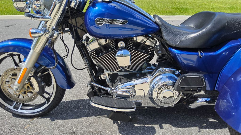 2015 Harley-davidson Freewheeler - $17,995