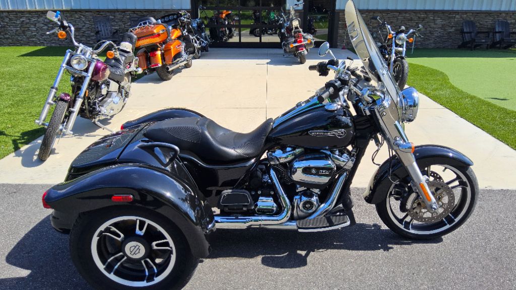 2017 Harley Davidson Freewheeler - $19,995