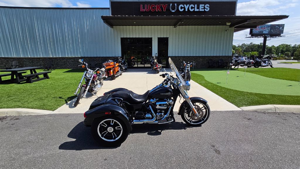 2017 Harley Davidson Freewheeler - $19,995