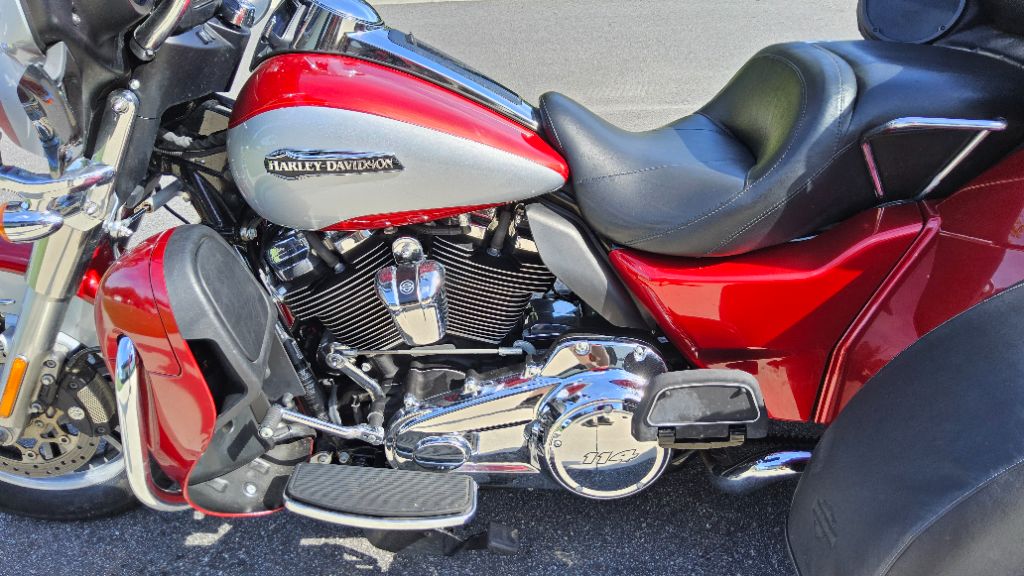 2019 Harley-davidson Tri Glide Ultra - $23,995