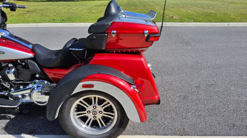 2019 Harley-davidson Tri Glide Ultra - $23,995